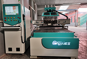 江蘇楊總訂購雙工位四工序開料機一臺